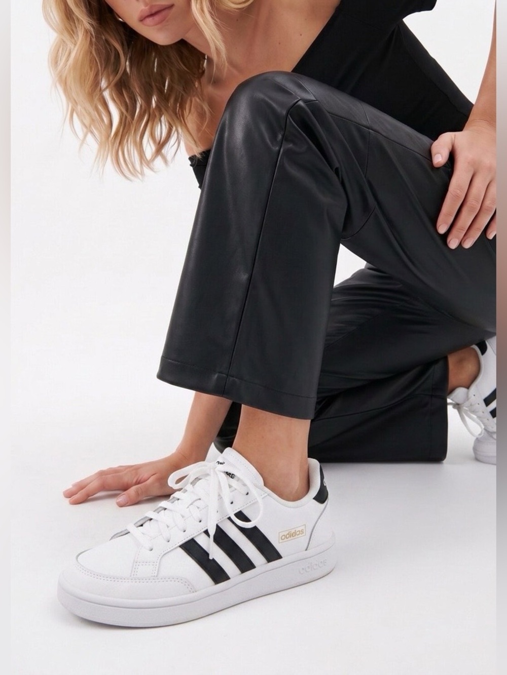 Adidas Black and White On Cloud Sneakers Sz 8 - Women NWOT